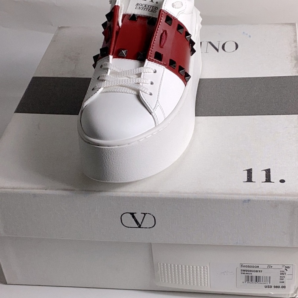 Valentino Garavani
Women's Rockstud Platform Sneakers - ExclusiveWhite Size 38.5 - Picture 7 of 8